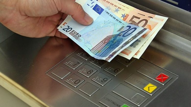 Rritja e tatimit në 30% për pagat mbi 700 mijë lekë, do të preken rreth 1,300 punonjës