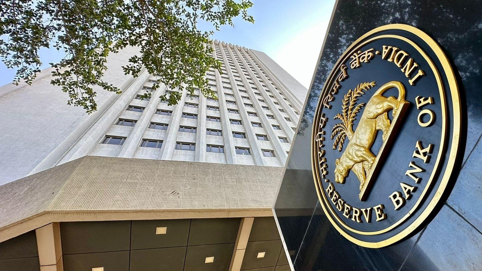 India parashikon rritje ekonomike 7,3%, por inflacioni dhe nafta rrisin rreziqet